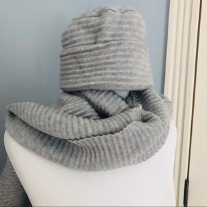 EUC Design Home Stockholm Pleece Hat & Scarf